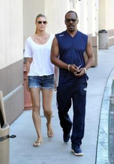 Paige Butcher feet photo thumbnail