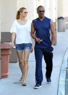 Paige Butcher feet photo thumbnail
