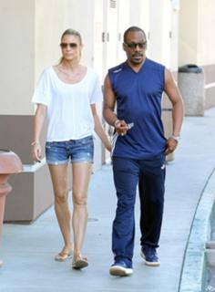 Paige Butcher feet photo thumbnail