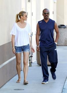 Paige Butcher feet photo thumbnail