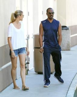 Paige Butcher feet photo thumbnail