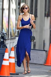 Karlie Kloss feet photo thumbnail