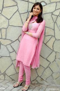 Tamannaah Bhatia feet photo thumbnail