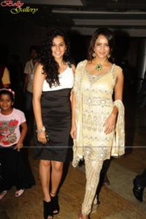 Taapsee Pannu feet photo thumbnail