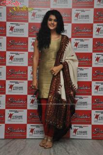 Taapsee Pannu feet photo thumbnail