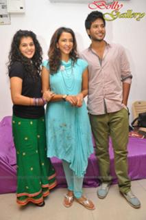 Taapsee Pannu feet photo thumbnail
