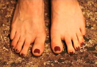 Brittany Snow feet photo thumbnail
