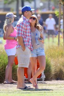 LeAnn Rimes feet photo thumbnail