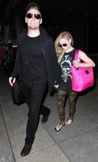 Avril Lavigne feet photo thumbnail