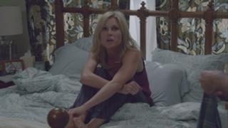 Julie Bowen feet photo thumbnail