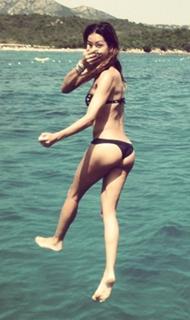 Elisabetta Gregoraci feet photo thumbnail