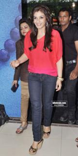 Raveena Tandon feet photo thumbnail