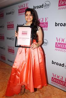 Alia Bhatt feet photo thumbnail