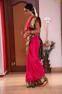 Shriya Saran feet photo thumbnail