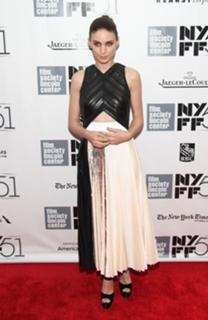 Rooney Mara feet photo thumbnail