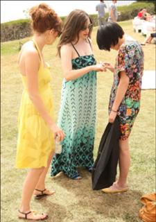 Emma Stone feet photo thumbnail