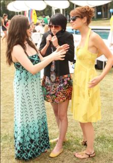 Emma Stone feet photo thumbnail