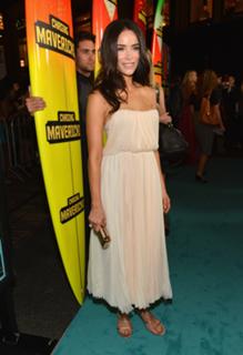 Abigail Spencer feet photo thumbnail