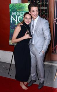 Shailene Woodley feet photo thumbnail