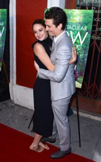 Shailene Woodley feet photo thumbnail