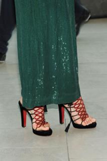 Karolina Kurkova feet photo thumbnail