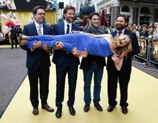 Heather Graham feet photo thumbnail