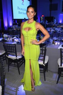 Olivia Munn feet photo thumbnail