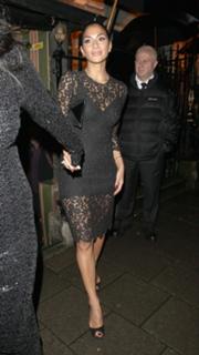 Nicole Scherzinger feet photo thumbnail