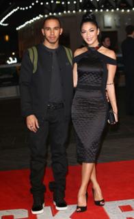 Nicole Scherzinger feet photo thumbnail