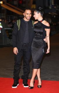 Nicole Scherzinger feet photo thumbnail