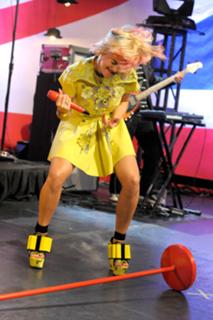 Rita Ora feet photo thumbnail