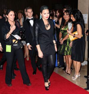 Demi Lovato feet photo thumbnail