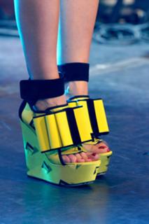 Rita Ora feet photo thumbnail