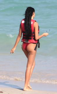 Nabilla Benattia feet photo thumbnail