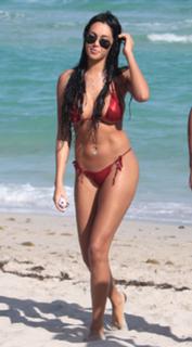 Nabilla Benattia feet photo thumbnail