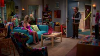 Kaley Cuoco feet photo thumbnail