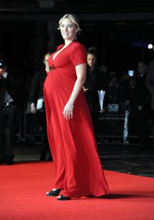 Kate Winslet feet photo thumbnail