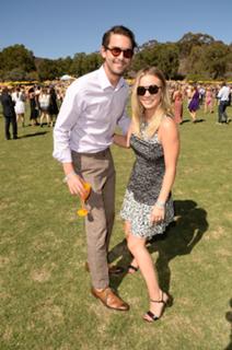 Kaley Cuoco feet photo thumbnail