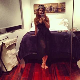JoJo feet photo thumbnail