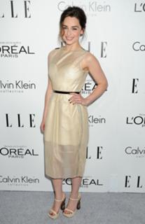 Emilia Clarke feet photo thumbnail