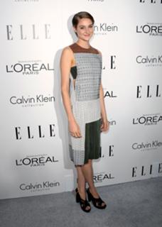 Shailene Woodley feet photo thumbnail