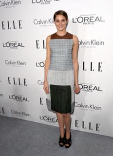 Shailene Woodley feet photo thumbnail