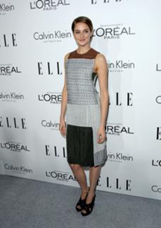 Shailene Woodley feet photo thumbnail