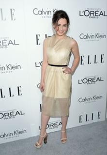 Emilia Clarke feet photo thumbnail