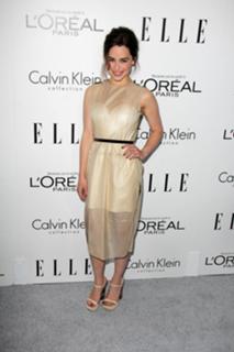 Emilia Clarke feet photo thumbnail