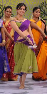 Kriti Kharbanda feet photo thumbnail