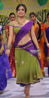 Kriti Kharbanda feet photo thumbnail