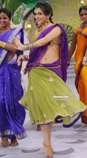 Kriti Kharbanda feet photo thumbnail