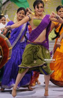 Kriti Kharbanda feet photo thumbnail