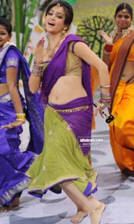 Kriti Kharbanda feet photo thumbnail